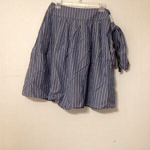 Tommy Hilfiger NWOT wrap around skirt size medium (8-10). 14” waist 23” length